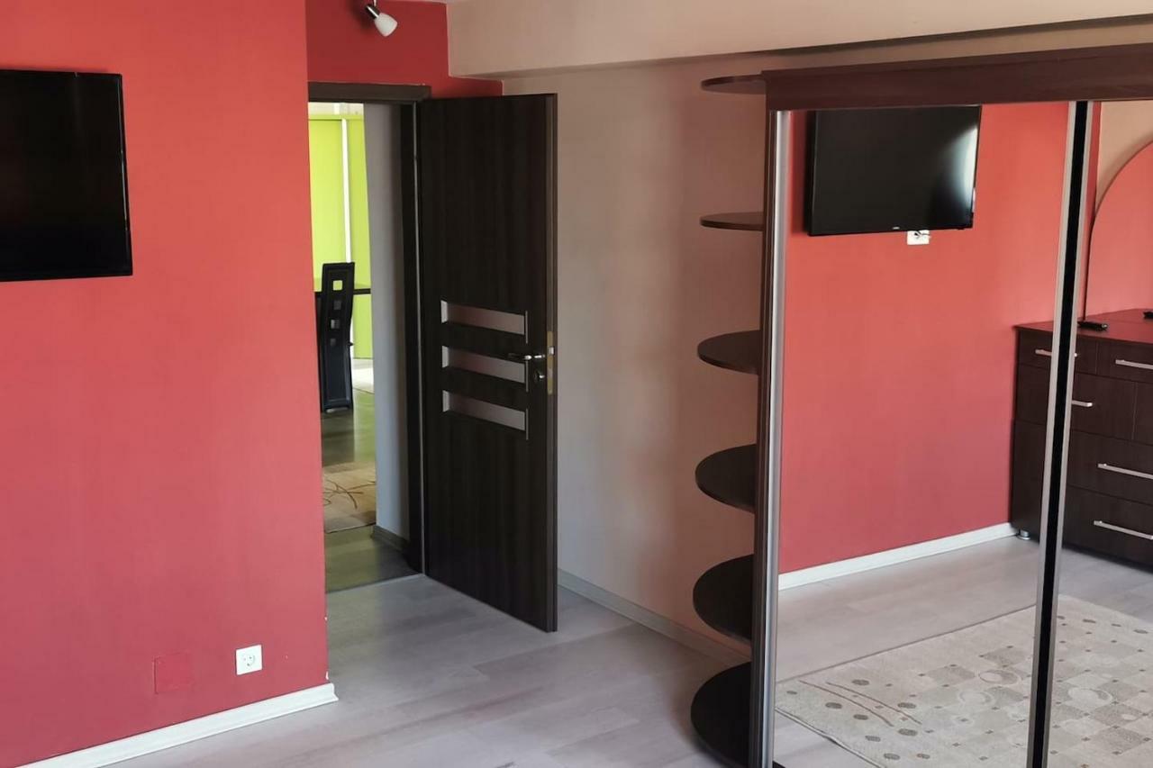 Luxury Apartment With Two Bedrooms And Large Living Room, 100 Square Meters, City Center Oradea Luaran gambar