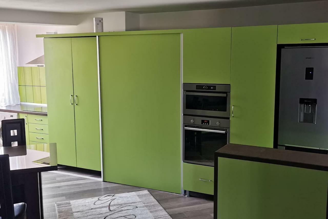 Luxury Apartment With Two Bedrooms And Large Living Room, 100 Square Meters, City Center Oradea Luaran gambar