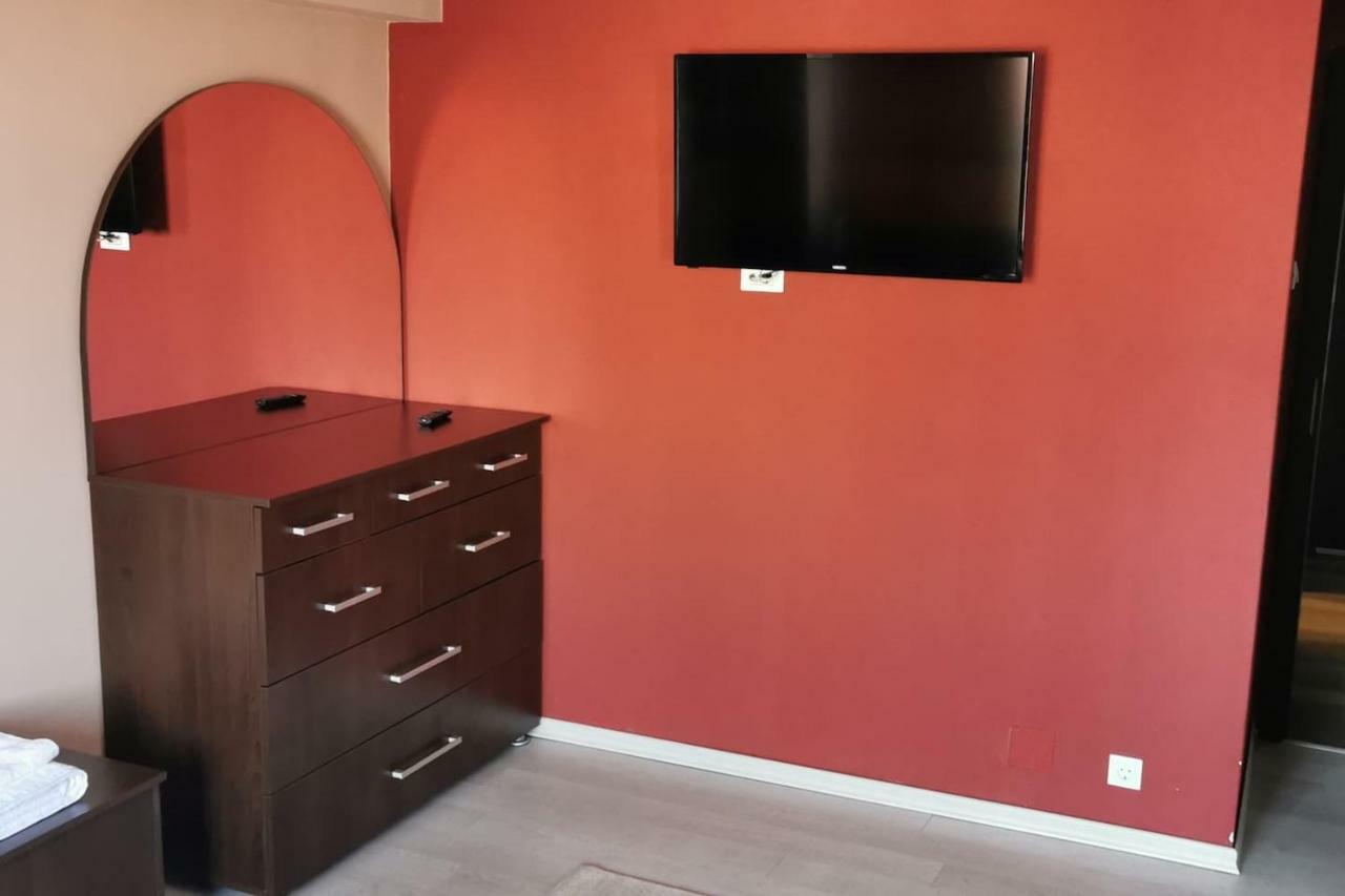 Luxury Apartment With Two Bedrooms And Large Living Room, 100 Square Meters, City Center Oradea Luaran gambar